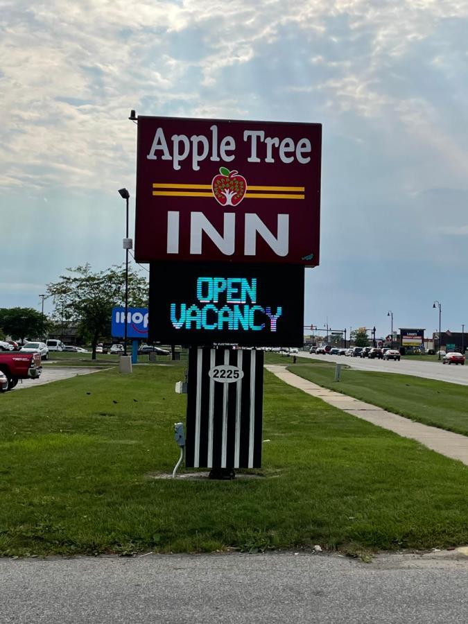 Apple Tree Inn Saginaw Exterior foto